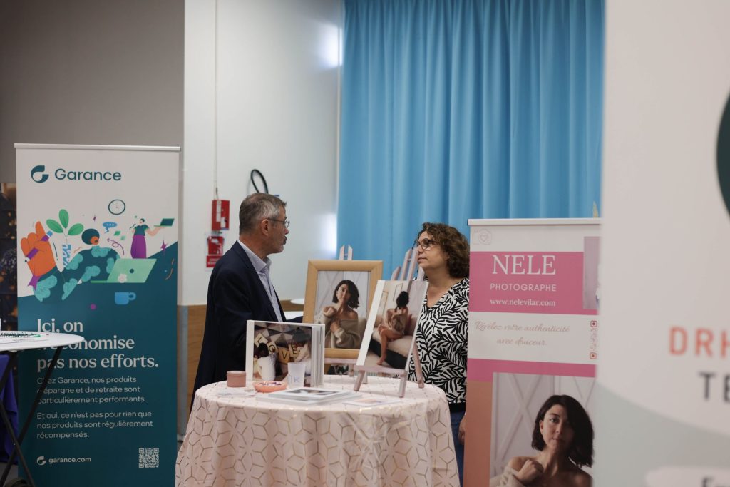Stand d'un exposant au salon des 1 an de Link Caudaciens (photo officielle 13)