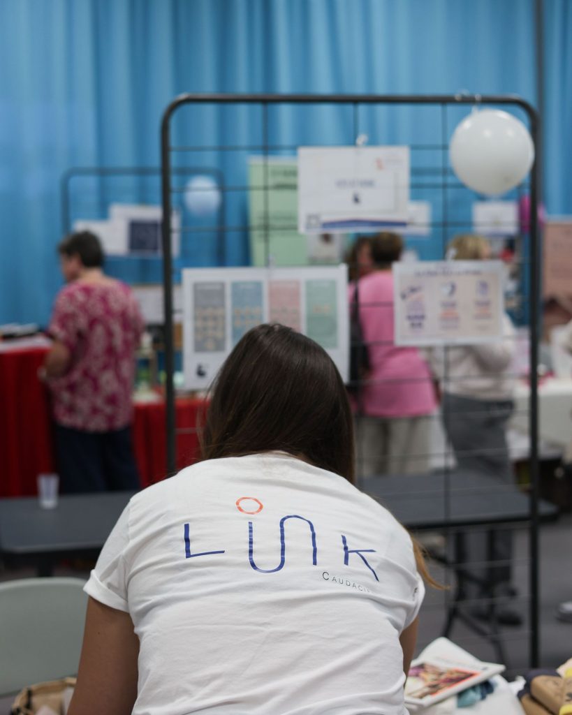 Stand d'un exposant au salon des 1 an de Link Caudaciens (photo officielle 16)