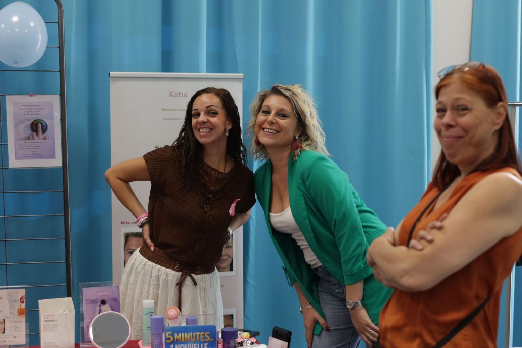 Stand d'un exposant au salon des 1 an de Link Caudaciens (photo officielle 18)