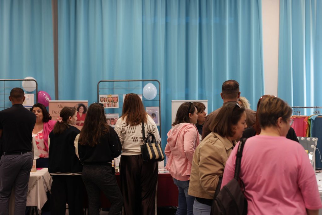 Stand d'un exposant au salon des 1 an de Link Caudaciens (photo officielle 23)