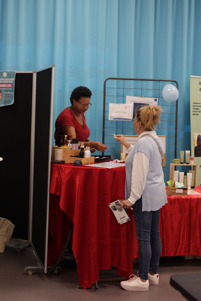 Stand d'un exposant au salon des 1 an de Link Caudaciens (photo officielle 25)