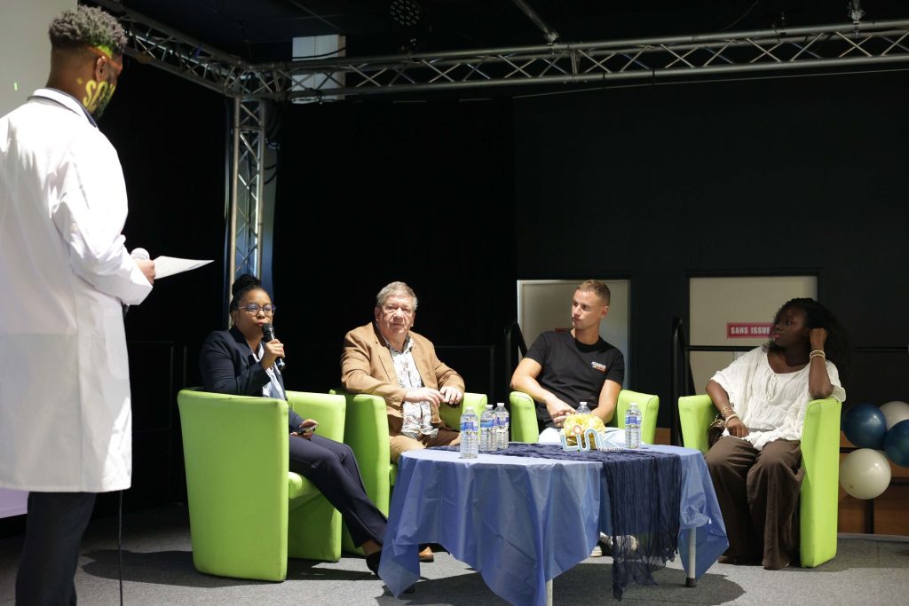 Table ronde « Ils prennent la parole » aux 1 an de Link Caudaciens (photo officielle 28)
